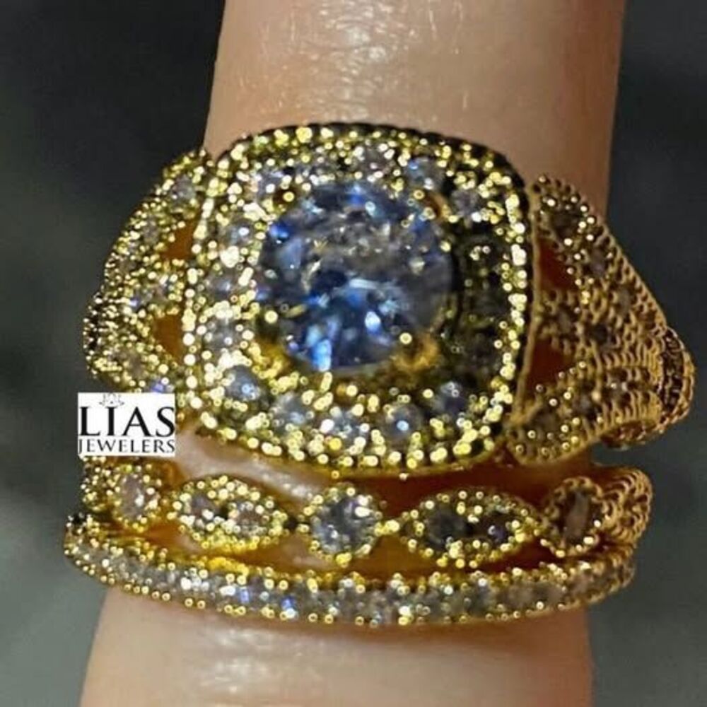 New 18k yellow gold wedding ring set